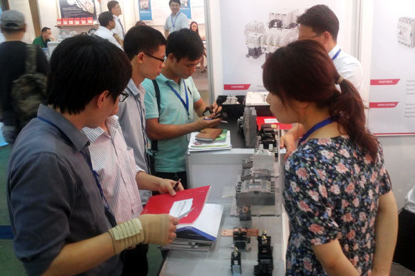 Triển lãm là cơ hội hợp tác giữa các công ty Việt-Hàn. (Ảnh: T.H/Vietnam+) Doanh nghiệp Hàn Quốc giới thiệu công nghệ tiên tiến tại Hà Nội ảnh 5
