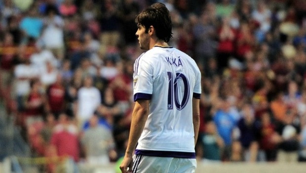 Kaka lần đầu tiên nhận thẻ đỏ trực tiếp trong sự nghiệp cầu thủ ảnh 1