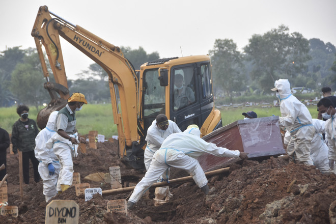Dịch ở Campuchia thuyên giảm, Indonesia tăng giường điều trị tích cực ảnh 2