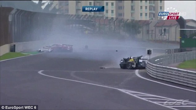 Tay đua F1 Mark Webber thoát chết sau tai nạn kinh hoàng ảnh 4