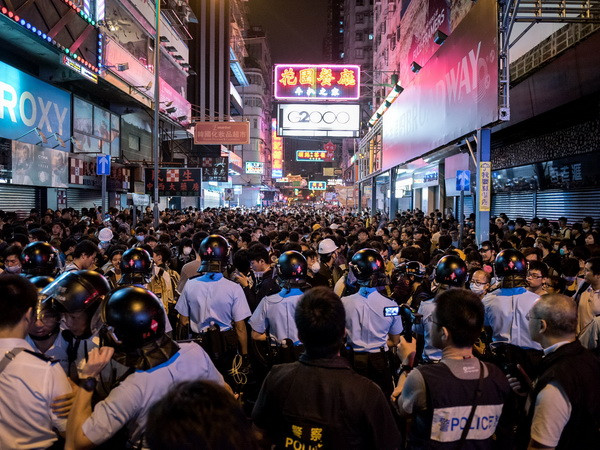 Chính quyền Hong Kong lên án “các phần tử cấp tiến bạo lực” ảnh 1