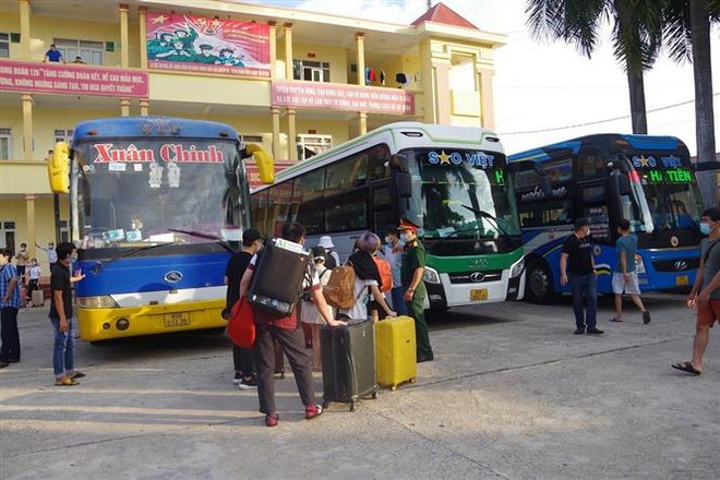 Hưng Yên tiếp nhận gần 200 người trở về từ Nhật Bản ảnh 1