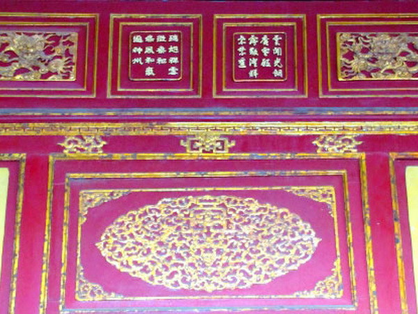 Cần bảo tồn di sản thơ văn chữ Hán trên kiến trúc cung đình Huế ảnh 1