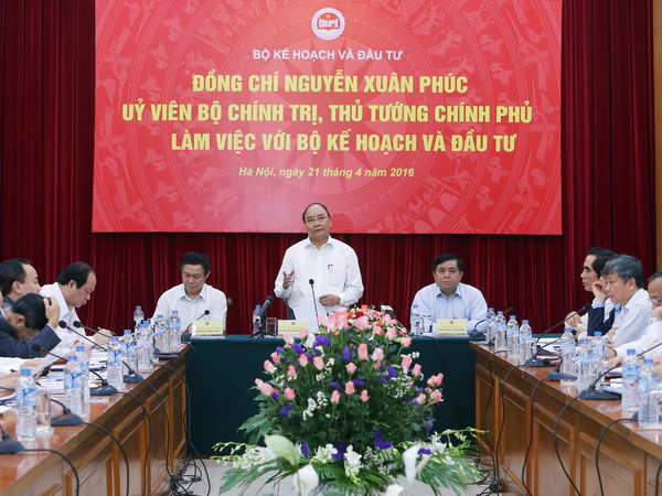 Phấn đấu hoàn thành chỉ tiêu tăng trưởng kinh tế 6,7% năm 2016 ảnh 1