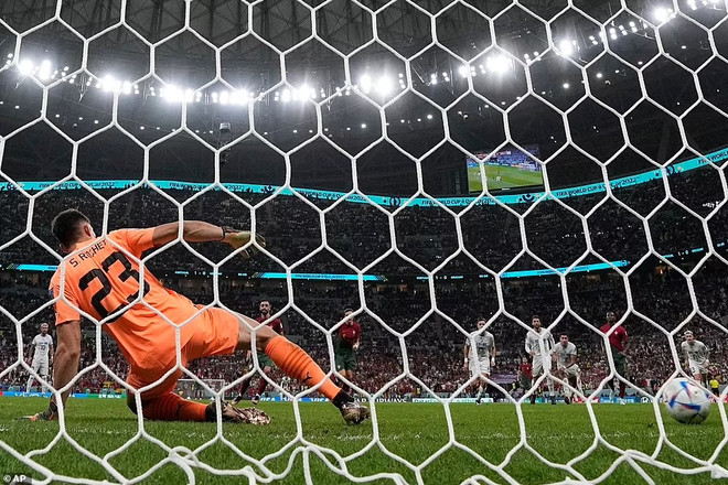 Bruno tỏa sáng, Bồ Đào Nha sớm vào vòng knock-out World Cup 2022 ảnh 2