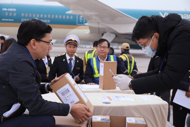 Thi thể và tro cốt 23 người Việt còn lại đã được đưa về nước ảnh 1