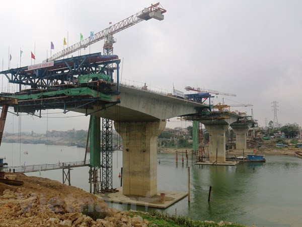 Gấp rút thi công cầu Thịnh Long: Phá thế ‘qua sông phải lụy đò’ ảnh 1