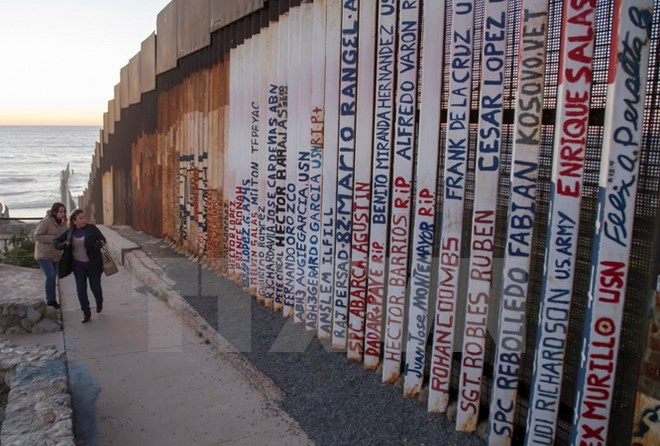 Mexico thất vọng vì Israel ủng hộ bức tường biên giới của Mỹ ảnh 1