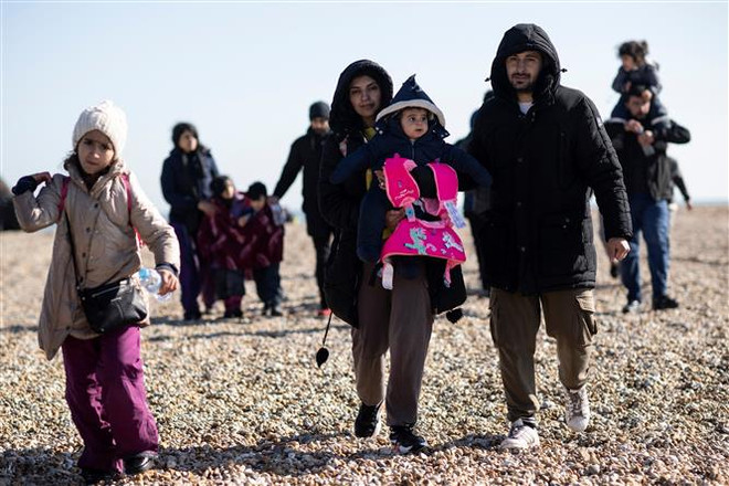 Chính phủ Anh sẽ chuyển người nhập cư bất hợp pháp tới Rwanda ảnh 1