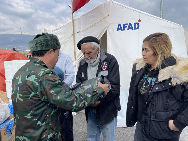 Những chuyến hàng viện trợ giữa cái lạnh "cắt da, cắt thịt" ảnh 1