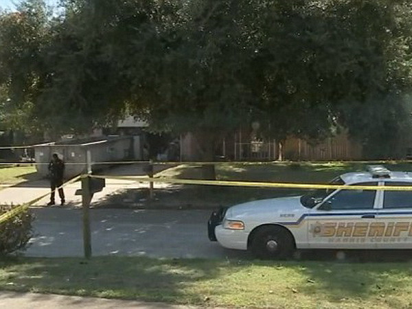 Đau lòng khi chứng kiến cảnh anh trai bắn chết em mình tại nhà ảnh 1