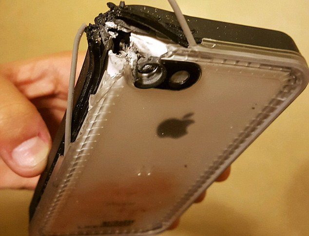 Nhân chứng sống sót ở vụ xả súng kể lại giây phút kinh hoàng ảnh 2