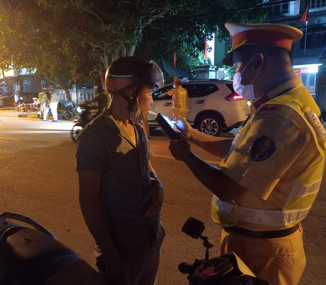 TP.HCM: Tăng cường kiểm tra, xử lý hành vi vi phạm nồng độ cồn ảnh 1