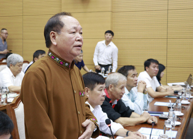 Đại biểu đại diện người uy tín trong đồng bào dân tộc thiểu số nêu nội dung kiến nghị, đề xuất với Ủy ban Trung ương Mặt trận Tổ quốc Việt Nam tại Hội nghị. (Ảnh: Tuấn Anh/TTXVN) Thực hiện tốt chính sách dân tộc tại Vùng Trung du và Miền núi Bắc Bộ ảnh 2