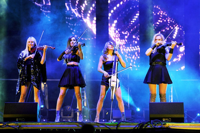 Ngây ngất với các tiết mục sôi động của Tứ tấu đàn dây Bond ảnh 1