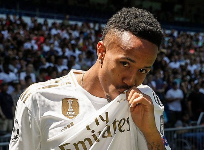 Real Madrid chính thức ra mắt 'bom tấn' thứ 5 tại Bernabeu ảnh 1