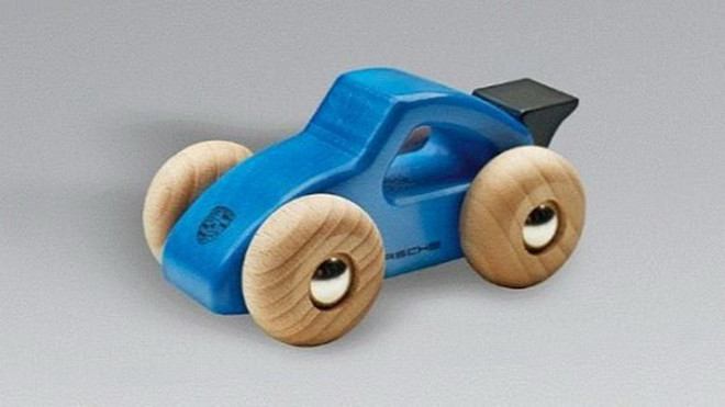 Porsche thu hồi mẫu ôtô đồ chơi gây nguy hiểm với trẻ nhỏ ảnh 1