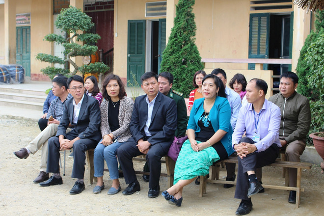 Những món quà thiện nguyện “sưởi ấm” học sinh vùng cao Hà Giang ảnh 4