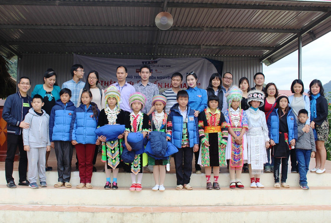 Những món quà thiện nguyện “sưởi ấm” học sinh vùng cao Hà Giang ảnh 6