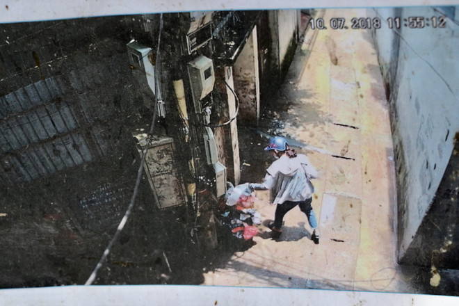 Hà Nội: Độc đáo cách trị hành động xả rác bừa bãi ở Dịch Vọng Hậu ảnh 1