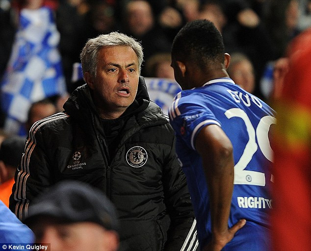 Người đặc biệt Mourinho chia sẻ về phút 87 "phát điên" ảnh 7