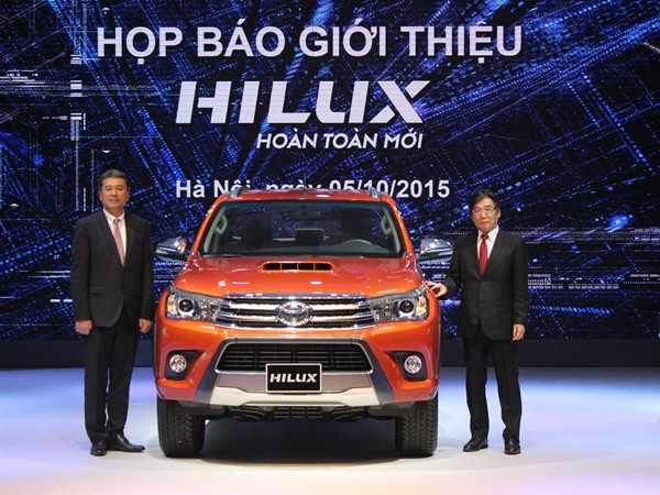 Hilux mới 2015 giá bán từ 693 triệu đồng tại thị trường Việt ảnh 1
