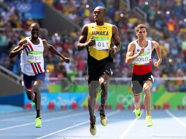 Vì sao Usain Bolt "nhăn nhó" khi về đích ở nội dung 200m? ảnh 1