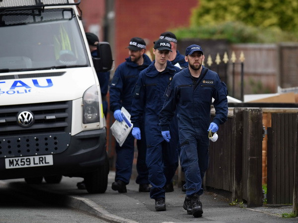 Thủ tướng Theresa May kêu gọi NATO tăng cường chống khủng bố ảnh 1