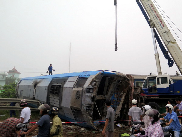 Năm 2015: Tai nạn đường bộ giảm, tai nạn đường sắt tăng đột biến ảnh 1