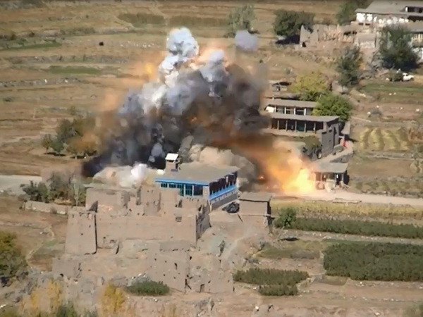 IS công bố video về các vụ tấn công ở Pakistan, Afghanistan ảnh 1