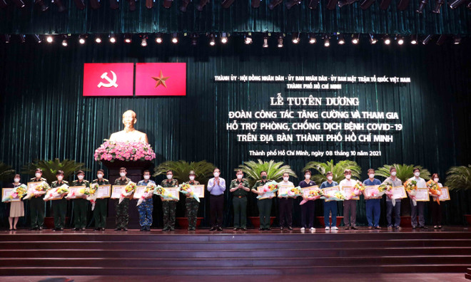 Tuyên dương 170 tập thể, cá nhân lực lượng y tế hỗ trợ TP.HCM ảnh 2