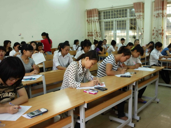 Nữ sinh mồ côi thi đại học khối C đạt điểm số cao nhất cả nước ảnh 1