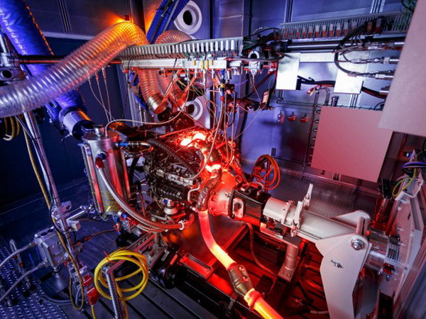 Động cơ 4.0 V8 Biturbo của Mercedes-Benz có công suất 503 mã lực ảnh 1