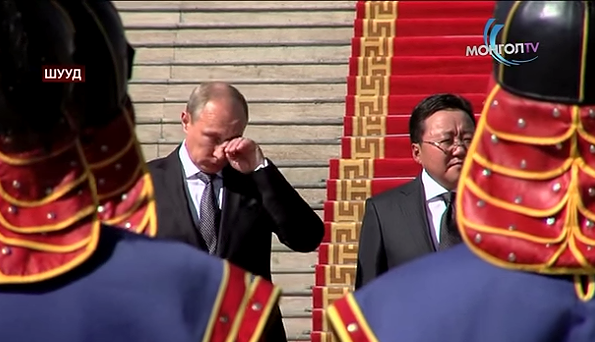 Hình ảnh ông Putin rơi lệ khi nghe quốc ca Nga gây xôn xao ảnh 1