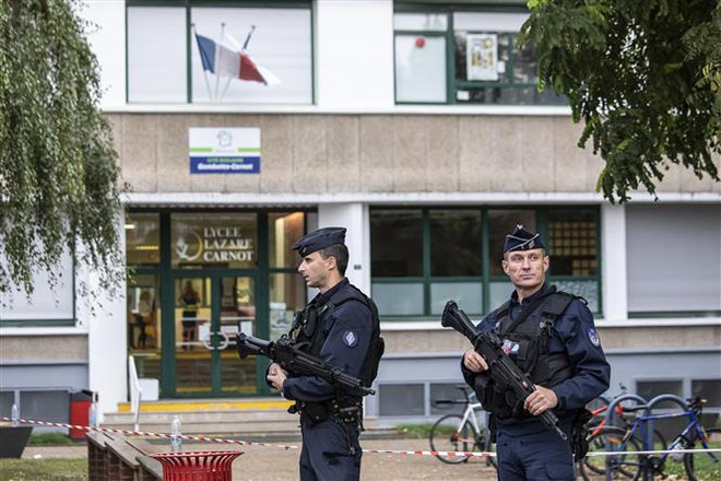Pháp báo động an ninh ở mức cao nhất sau vụ đâm dao ở trường học ảnh 1