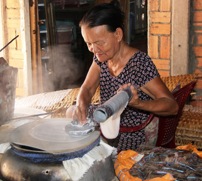 Bánh tráng phơi sương Trảng Bàng - ẩm thực nổi tiếng đất Tây Ninh ảnh 1