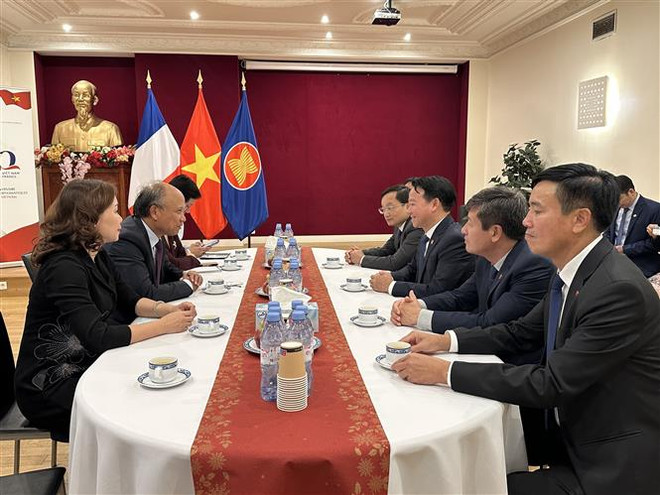 Tỉnh Yên Bái đẩy mạnh hợp tác nhiều mặt với tỉnh Val-de-Marne của Pháp ảnh 4