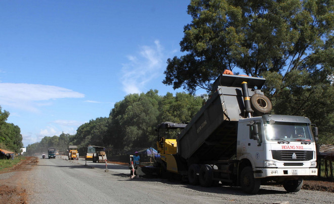 Dự án đường Hồ Chí Minh qua Tây Nguyên đạt trên 80% khối lượng ảnh 1
