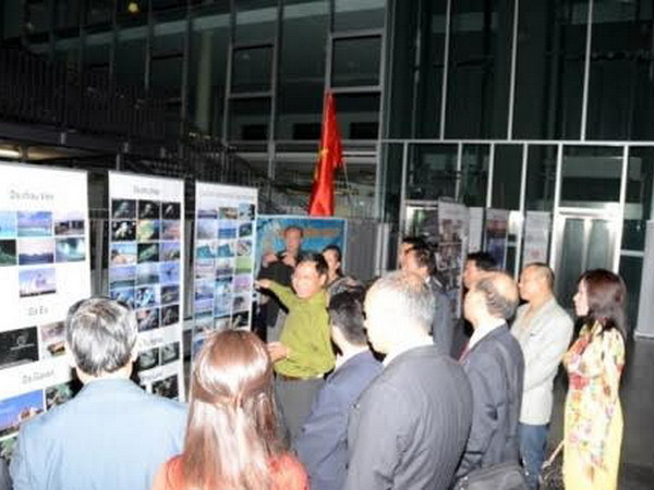 Triển lãm ảnh, tư liệu về quần đảo Hoàng Sa và Trường Sa ở Đức ảnh 1