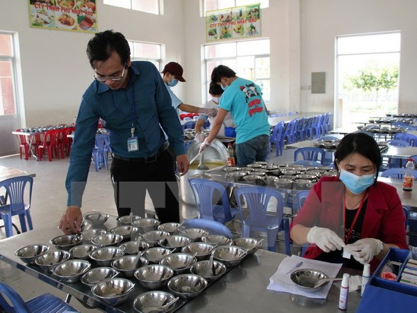 Hà Nội tăng cường kiểm tra vệ sinh thực phẩm bếp ăn trường học ảnh 1