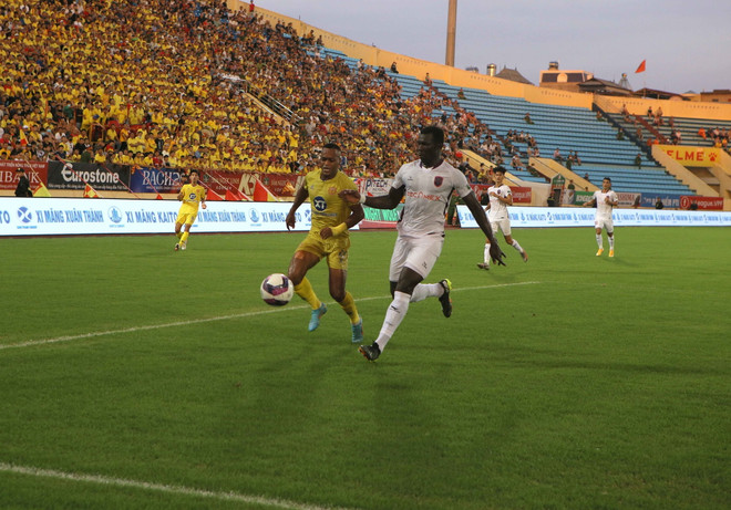 Vòng 5 V-League: Hà Nội FC bại trận, Bình Dương lên vị trí thứ 2 ảnh 2