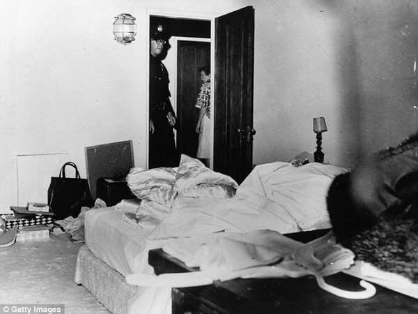 Bí mật chưa kể về thi hài Marilyn Monroe trước khi chôn cất ảnh 1