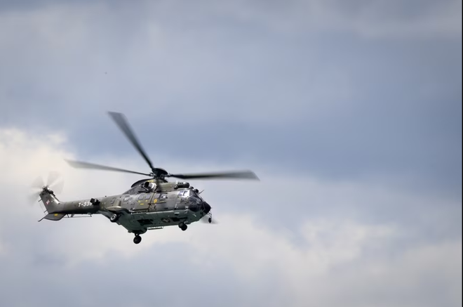 Trực thăng quân đội Thụy Sĩ gặp nạn khi đang diễn tập tại Pháp ảnh 1