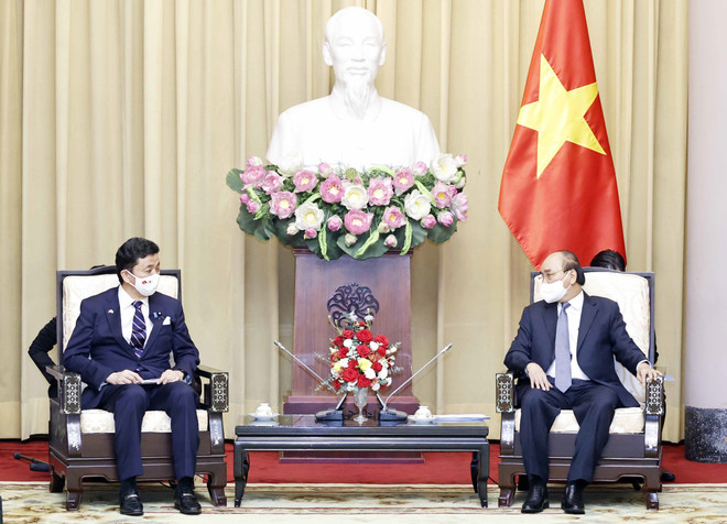 Chủ tịch nước Nguyễn Xuân Phúc tiếp Bộ trưởng Quốc phòng Nhật Bản ảnh 4