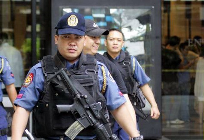 Ảnh minh họa. (Nguồn: AP) Philippines sẽ thúc đẩy thương vụ mua súng trường của Mỹ ảnh 1
