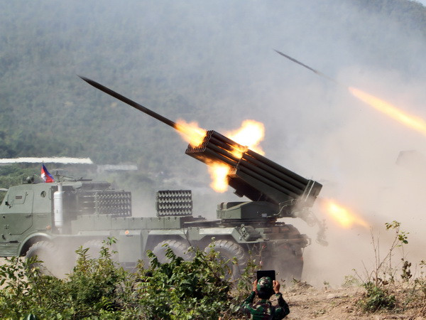 Campuchia diễn tập bắn đạn thật với 1.900 binh sỹ tham gia ảnh 1