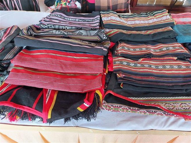 Bảo hộ thành công nhãn hiệu Dệt thổ cẩm Kon Tum và Gạo thơm Đăk Hà ảnh 1