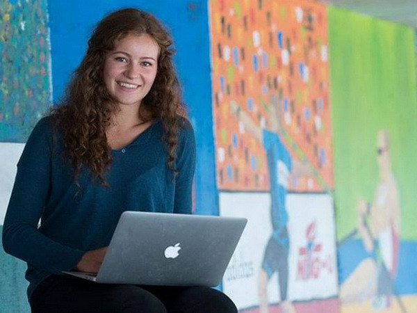 Cuộc sống phi thường của tỷ phú trẻ tuổi nhất trên thế giới ảnh 1