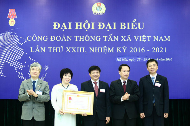 Công đoàn TTXVN đón nhận Huân chương Lao động hạng Nhất ảnh 1