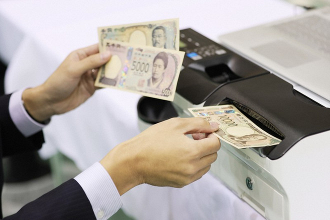 (Nguồn: The Mainichi) BoJ ra mắt tiền giấy dùng kỹ thuật in ba chiều đầu tiên trên thế giới ảnh 1